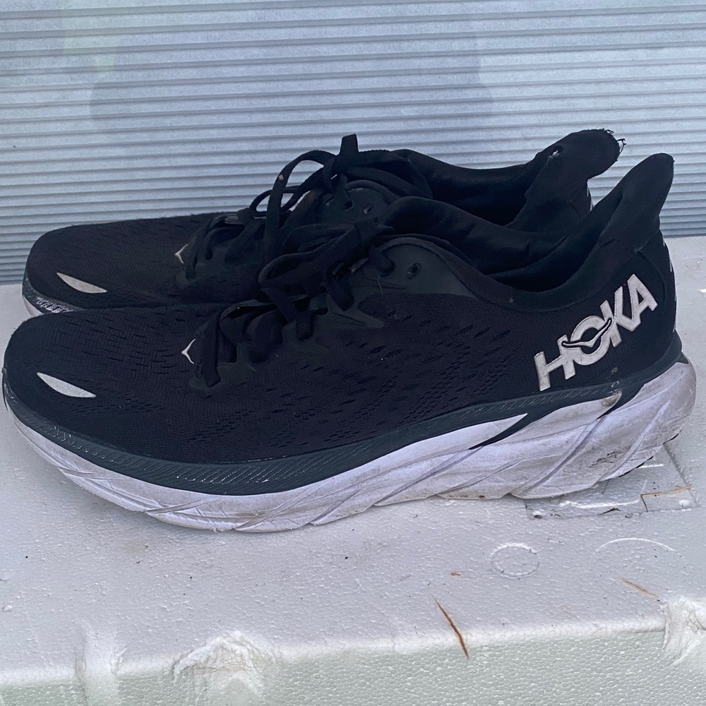 Hoka Clifton 8 Men's Black and White Athletic Running Sneakers Size 11D